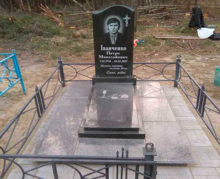 памятники двойные фото